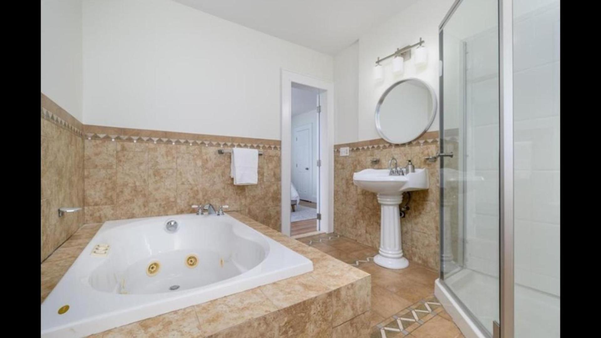 Black Rock Home - 4 Bed - Jacuzzi Bath - Beach Bridgeport Extérieur photo