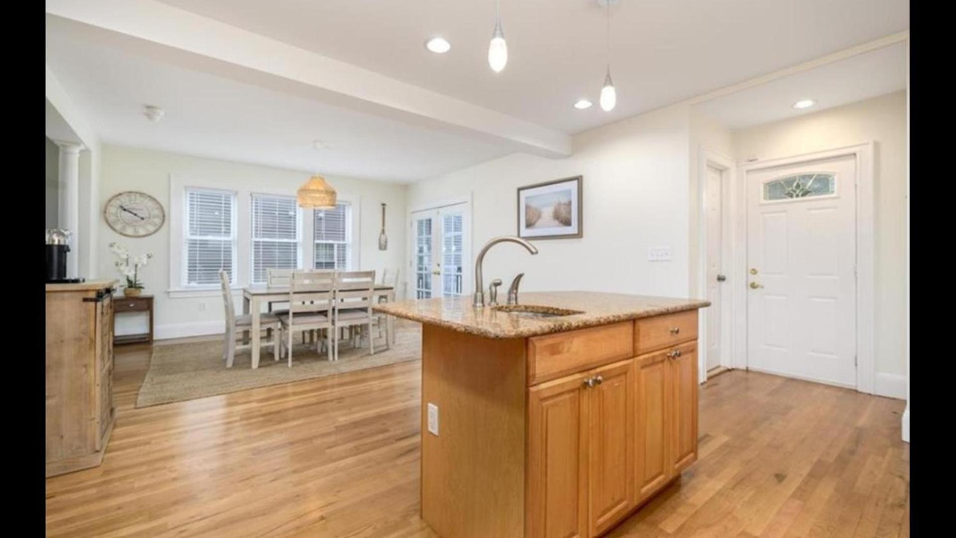 Black Rock Home - 4 Bed - Jacuzzi Bath - Beach Bridgeport Extérieur photo