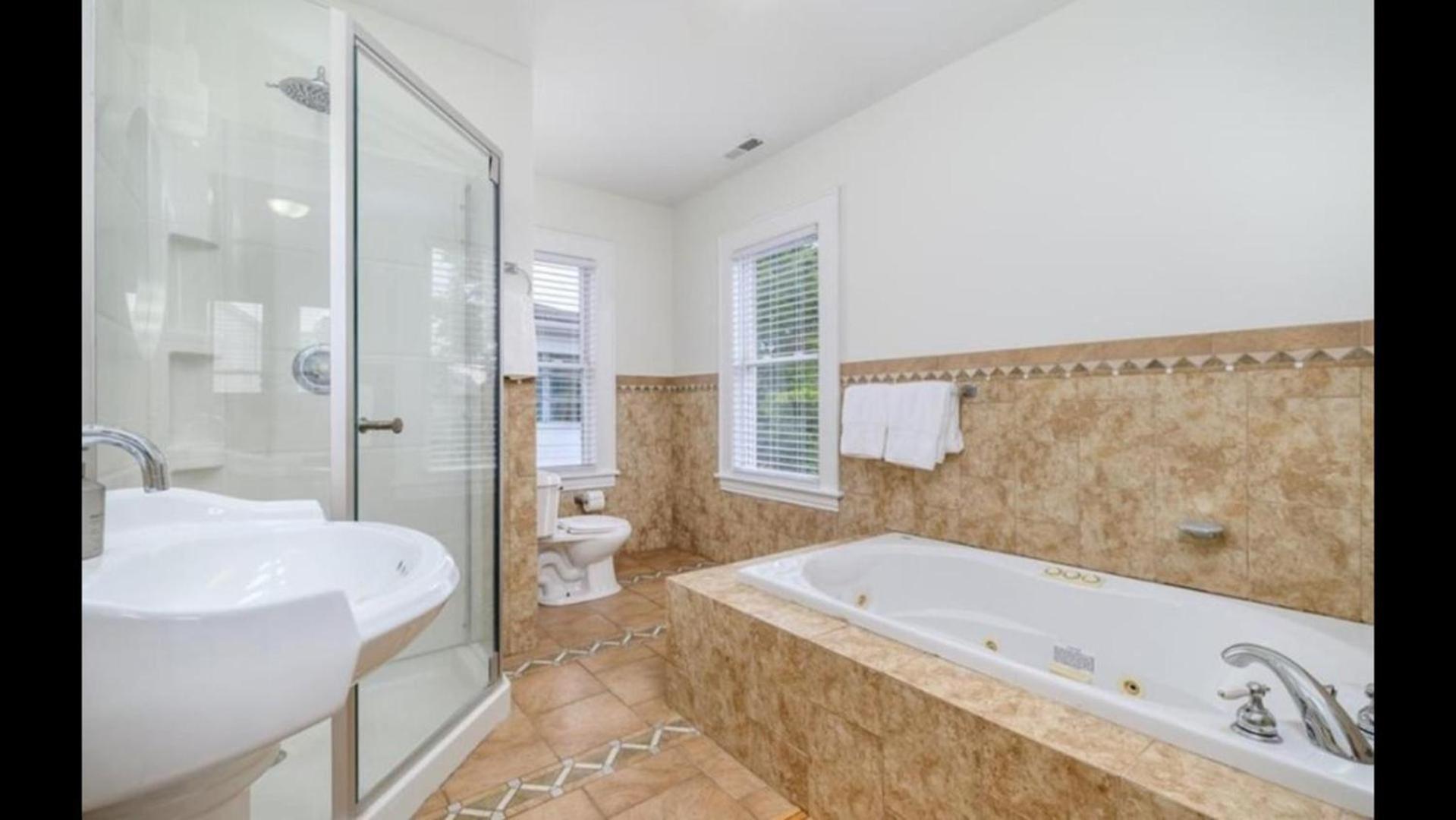 Black Rock Home - 4 Bed - Jacuzzi Bath - Beach Bridgeport Extérieur photo